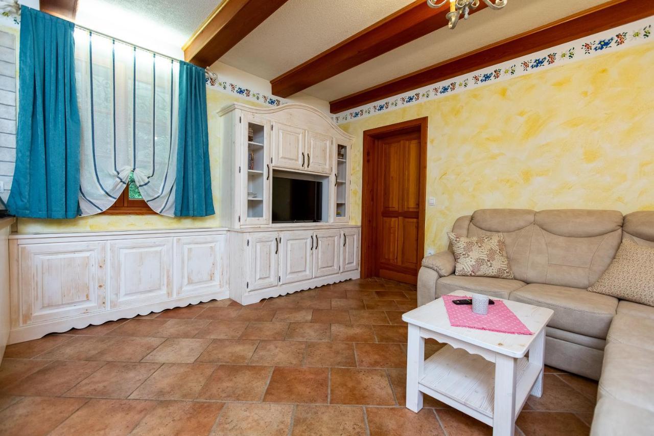 Apartment Pod Skalco Jesenice Esterno foto